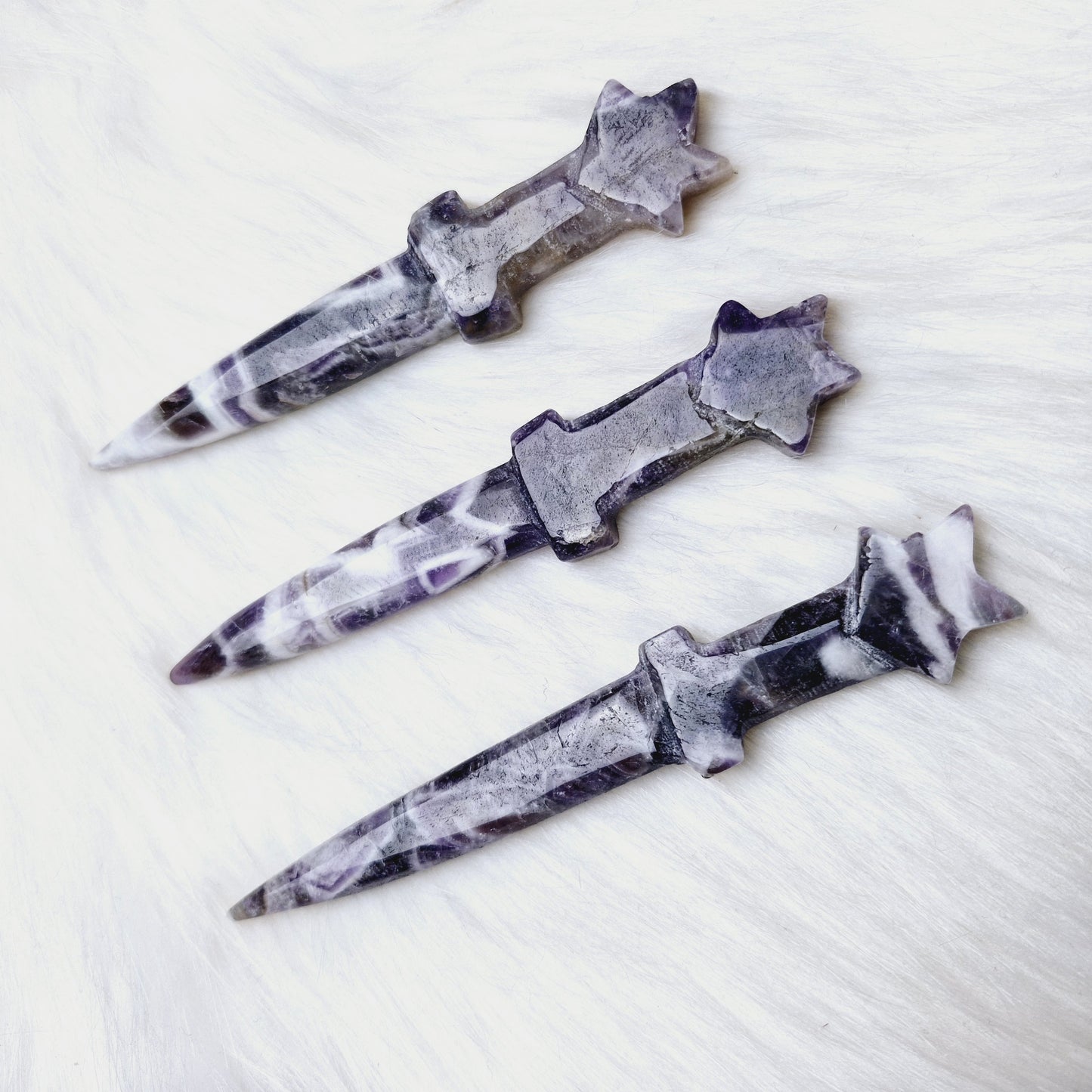 Cord Cutting Crystal Dagger - Chevron Amethyst